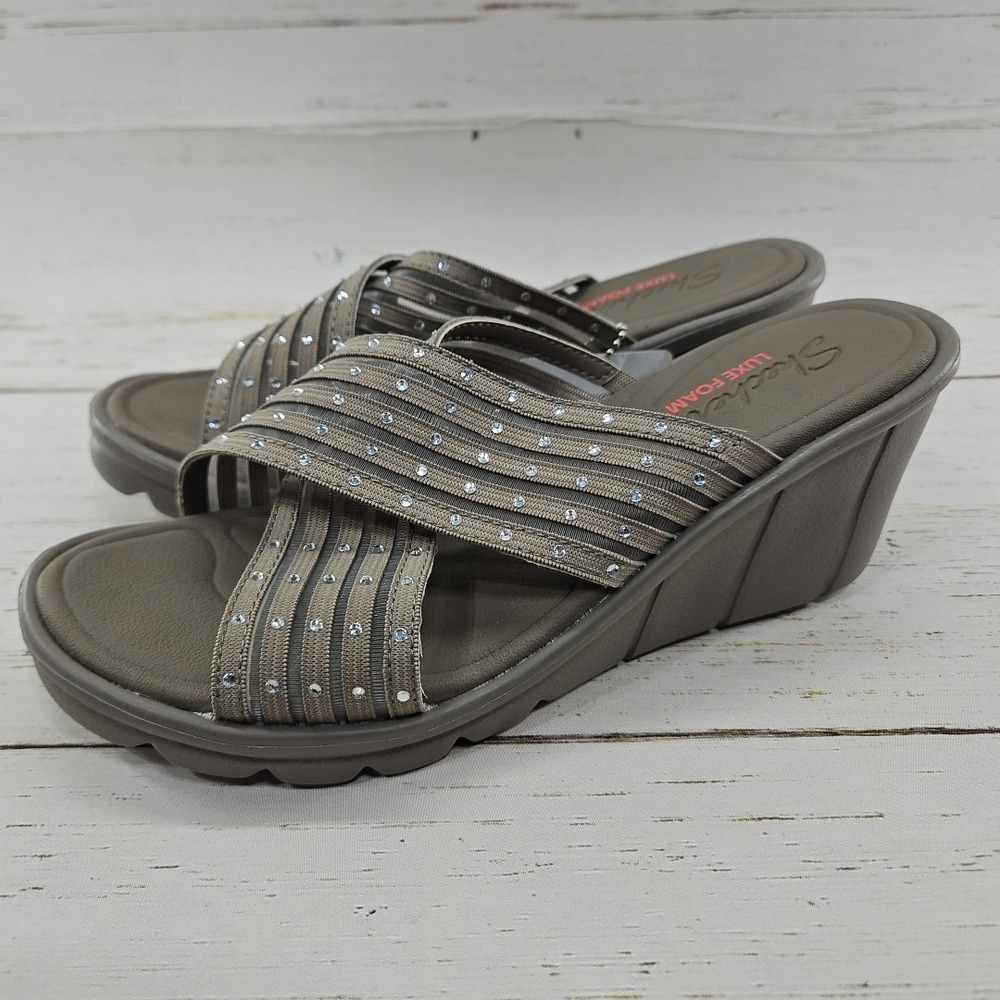 Skechers Star Light Womens 8 Taupe Luxe Foam Rhinestone Wedge Shoe Sandal 38947